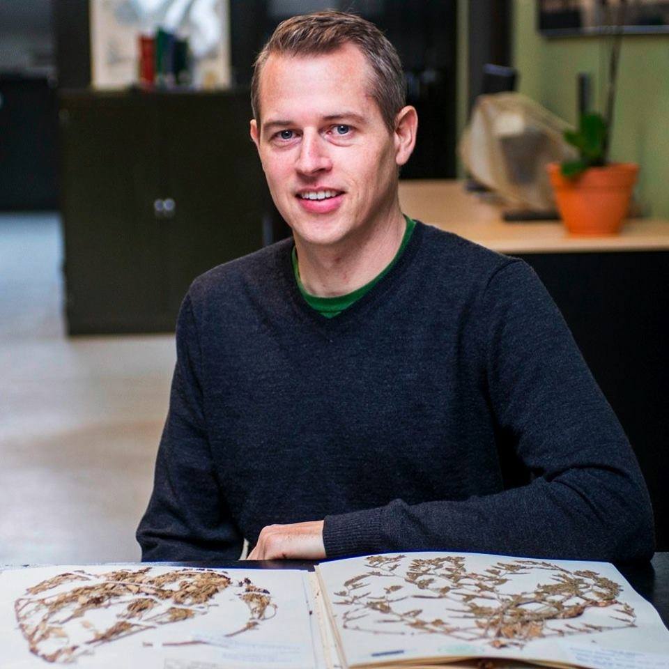 Biology Professor Receives Grant