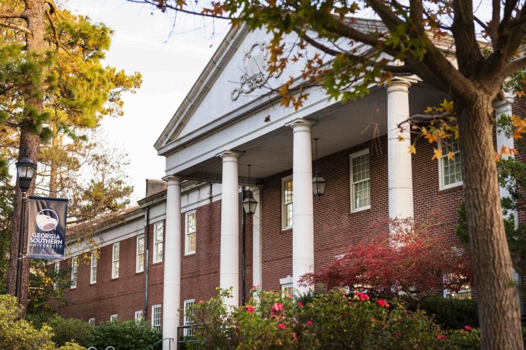 <strong>Georgia Southern Libraries designated as U.S. Patent and Trademark Resource Center, supports community inventors and entrepreneurs </strong>