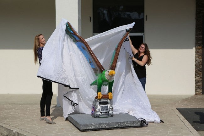 #7 Eagle Nation On Parade_CU_Unvialing 1H7A6605