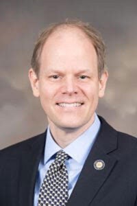 Headshot of Caplinger