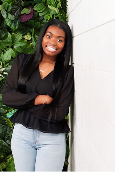 Heashot of Taylor Mellish