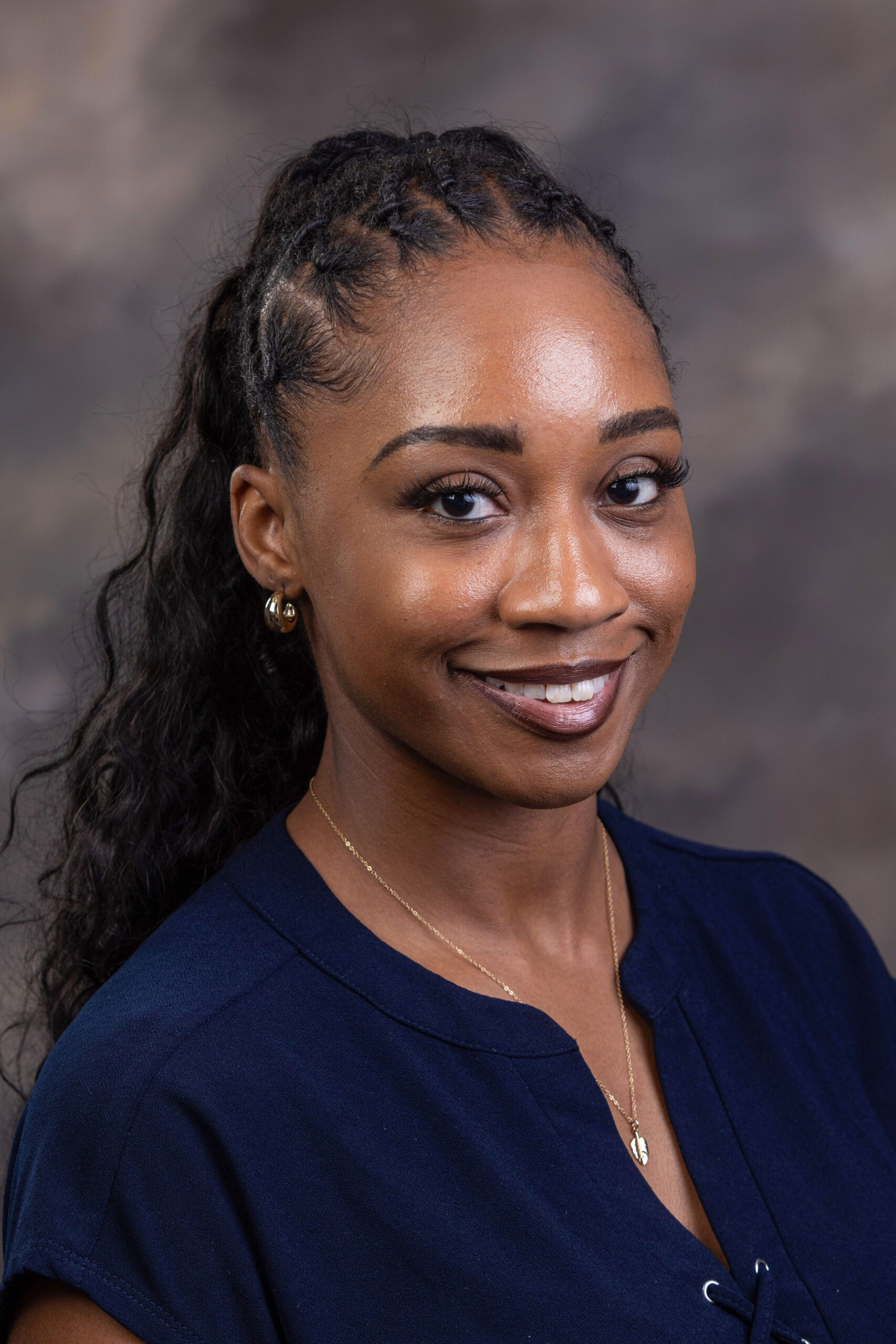 Headshot of Shannon Thompson. 