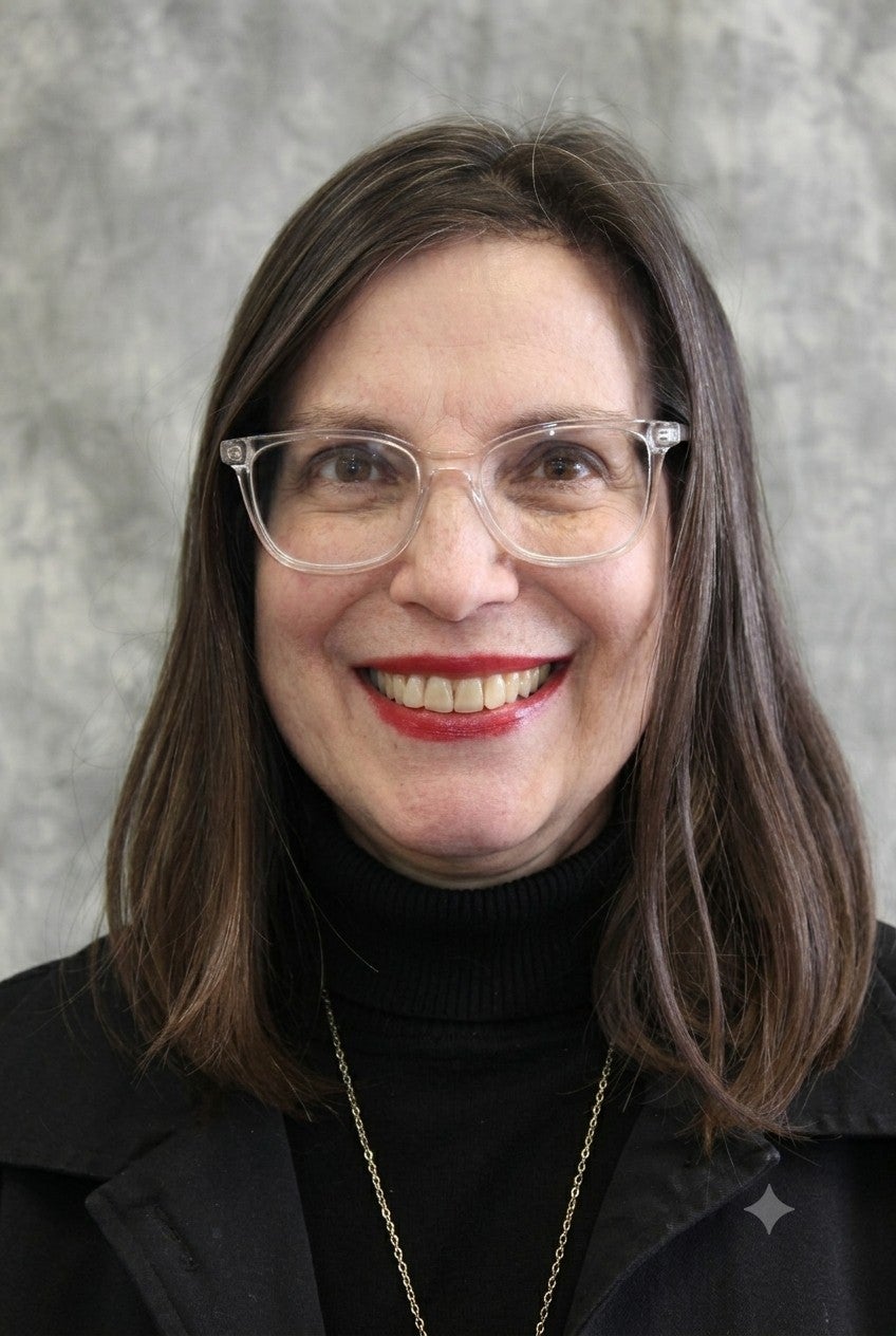 Headshot of Laurie Adams